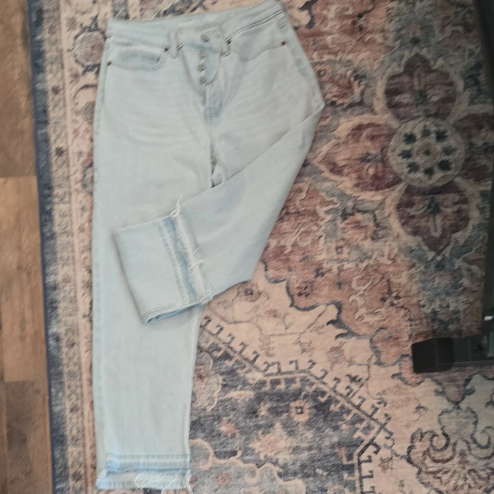 Light Wash Jeans - Picture 1 of 4